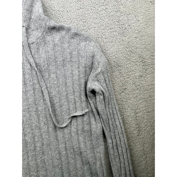 Philosophy by republic gray ribbed cropped Sweater size small - Picture 4 of 7